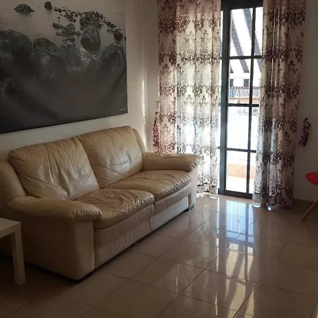 Apartment Mit Balkon, Pool Und Spielplatz *