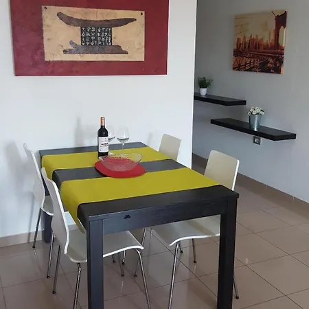 Mit Balkon, Pool Und Spielplatz Apartment *